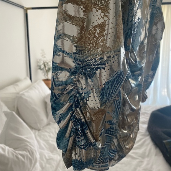 Ribkoff thin 3/4 ruched sleeve shiny blazer - Picture 2 of 9